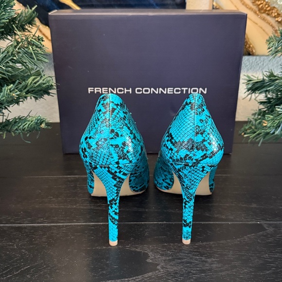 NWT French Connection Elegant Teal Snakeskin Women's Heels Size 9 - Picture 6 of 7